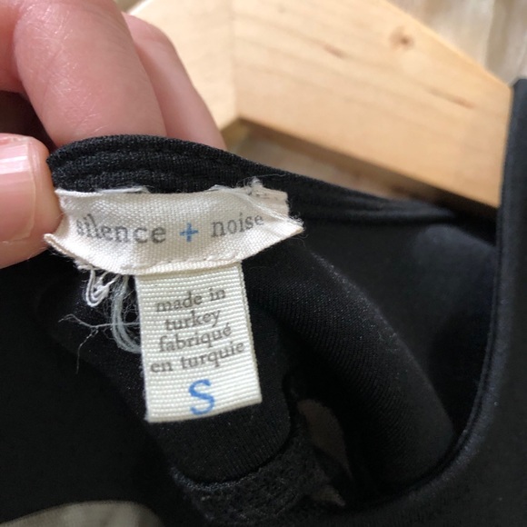 silence + noise Urban Outfitters sheer top small - Picture 4 of 4